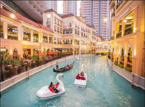 Bell Place at Venice Luxury Mckinley Hill
